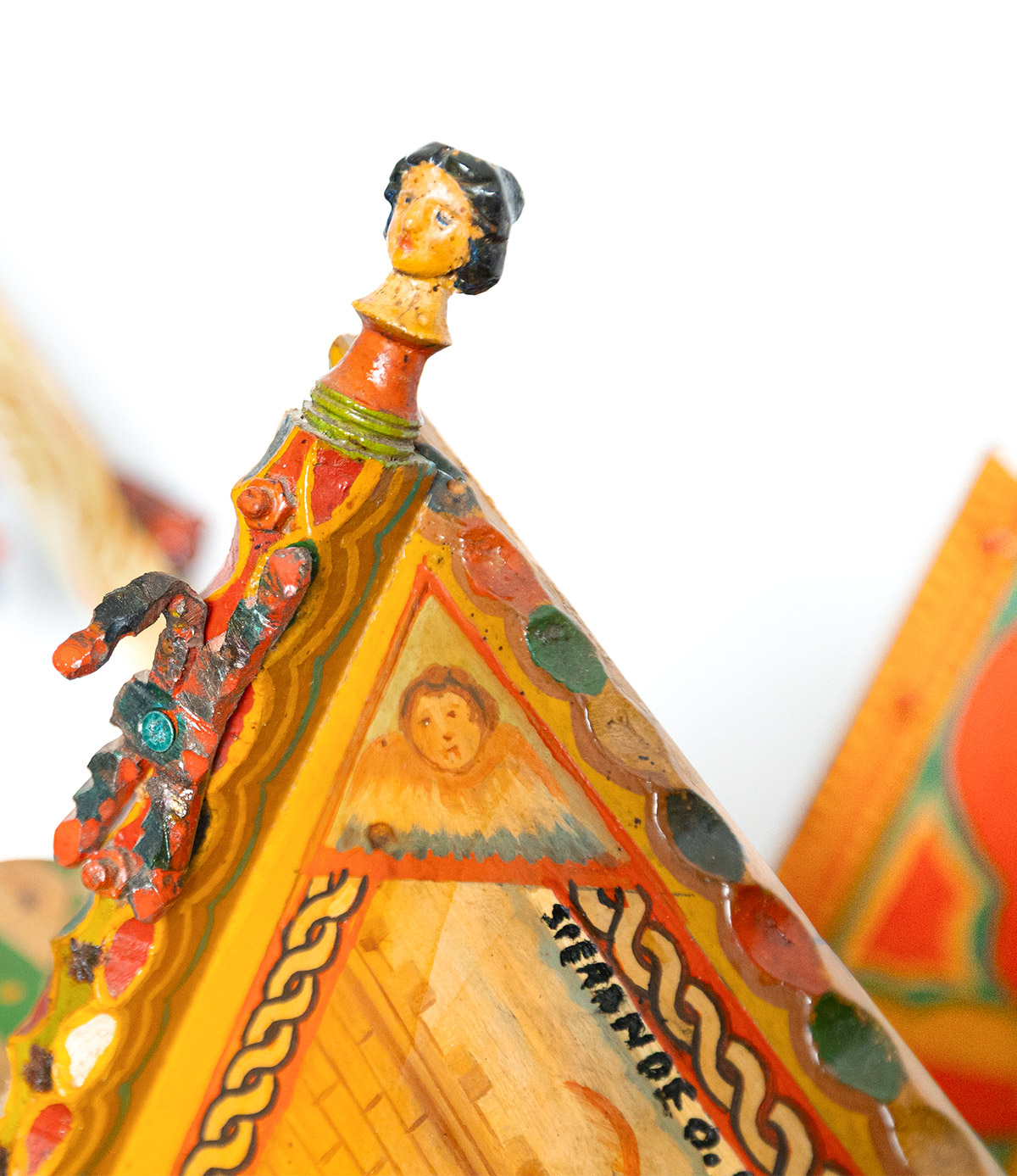 Decorazioni siciliane su carretto realizzato a mano in Sicilia