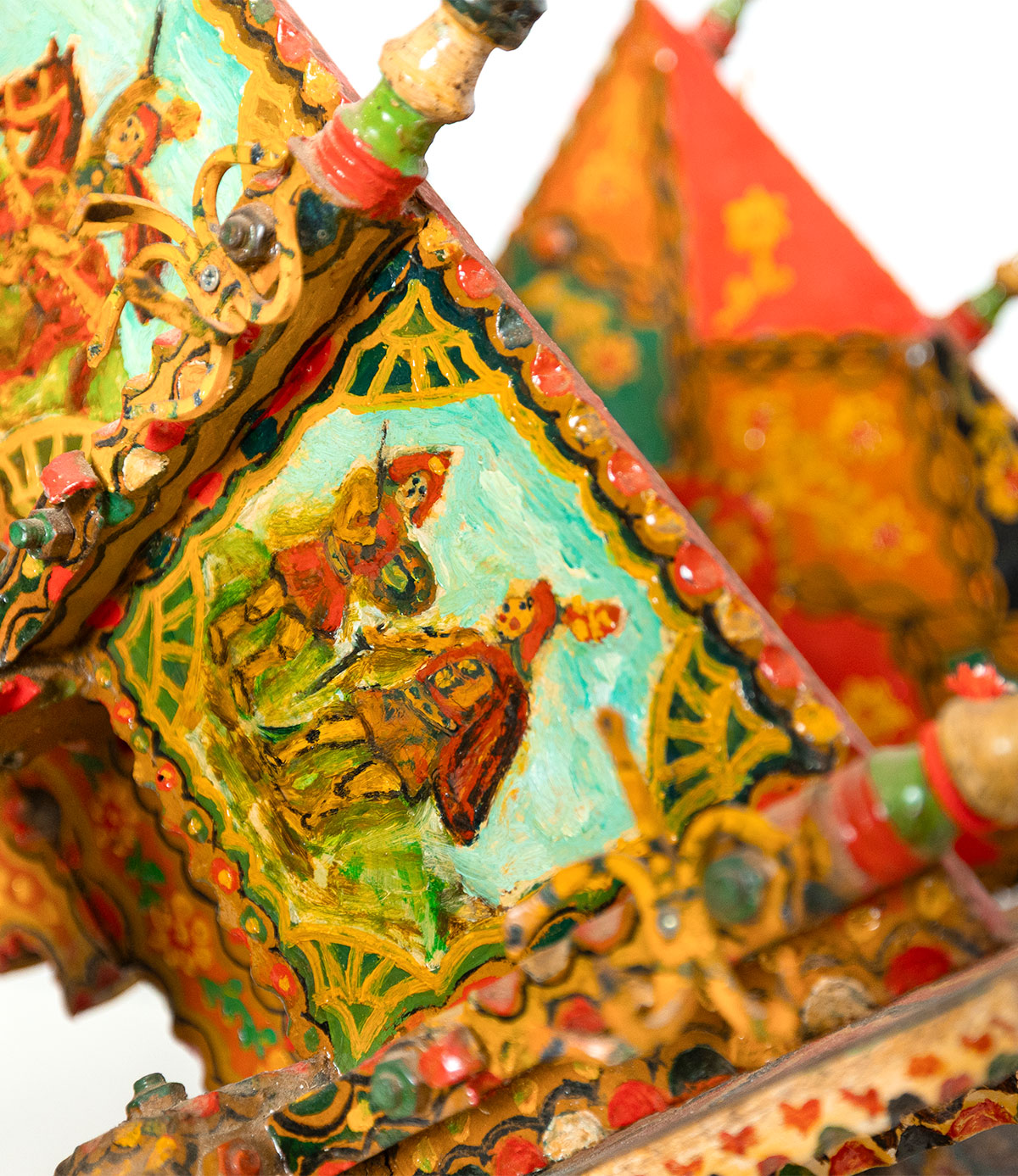 Decorazioni siciliane su carretto realizzato a mano in Sicilia