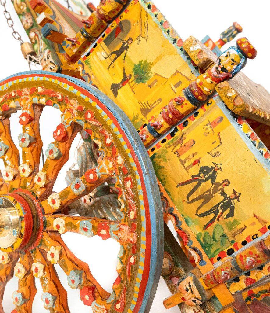 Decorazioni siciliane su carretto realizzato a mano in Sicilia